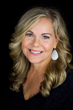 Robyne Indoor Headshots-1
