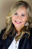 Robyne Indoor Headshots-67