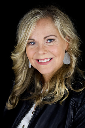 Robyne Indoor Headshots-35